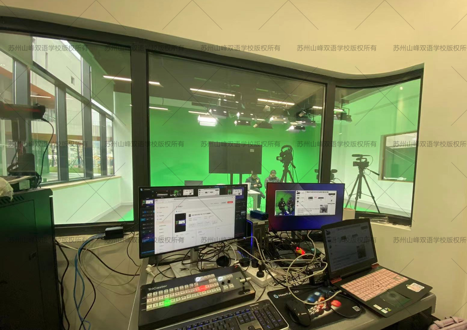 而虚拟演播室主要功能就是抠像