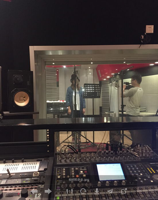 却在22岁事业上升期选择隐婚