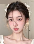 可这哪拦得住情窦初开？