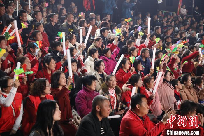 新春走基层广西“村BA”大年初二开赛，来宾市体