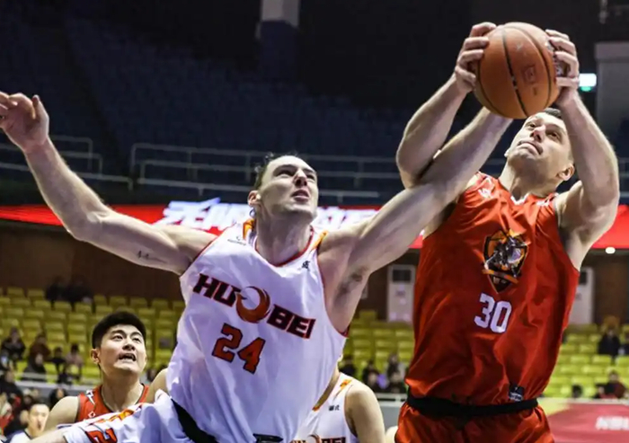 山东队签约2米15内线悍将贝利-斯蒂尔 欲稳居CB