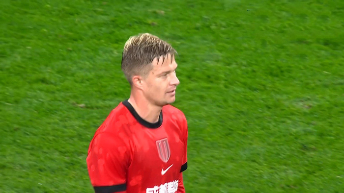 成都蓉城多点开花碾压青岛西海岸